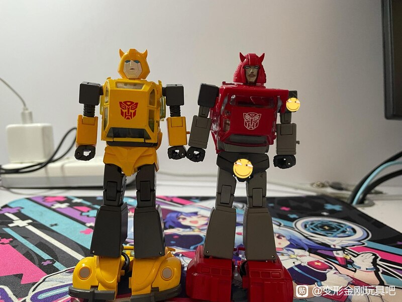 Transformers Masterpiece MP Cliffjumper In Hand Image Compared  (1 of 12)